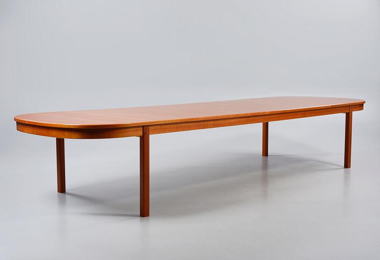 KONFERENSMÖBEL, 17 delar, "Ambassadör", Carl Malmsten, Åfors Möbelfabrik, 1900-talets fjärde kvartal.