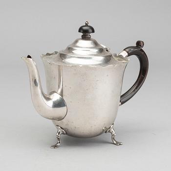 COFFEEPOT, silver, Mappin & Webb, England, 1900.