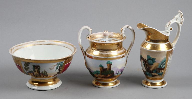 SOCKERSKÅL, GRÄDDKANNA samt SKÅL,  porslin, empire 1800-talets första hälft.