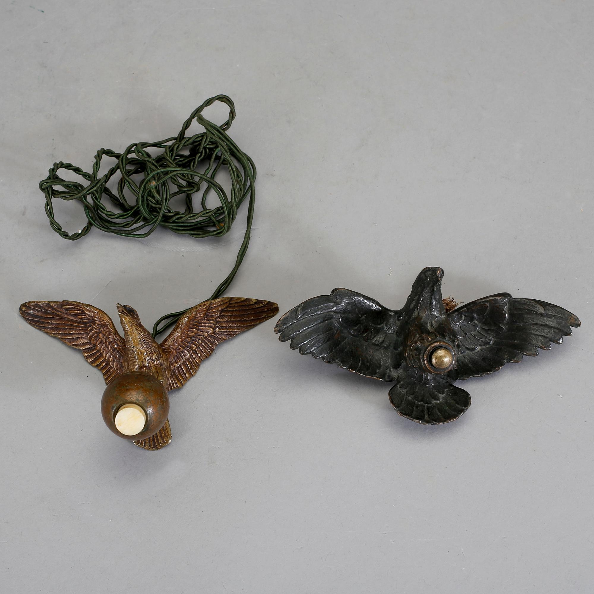 RINGKLOCKOR, 2 stycken, brons, 1900-talets början.