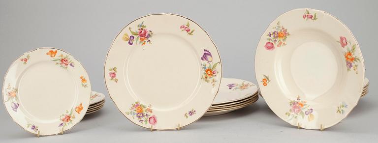 ASTIASTO, 43 kpl, fajanssia, "Kesäkukka", Arabia 1932-1949.