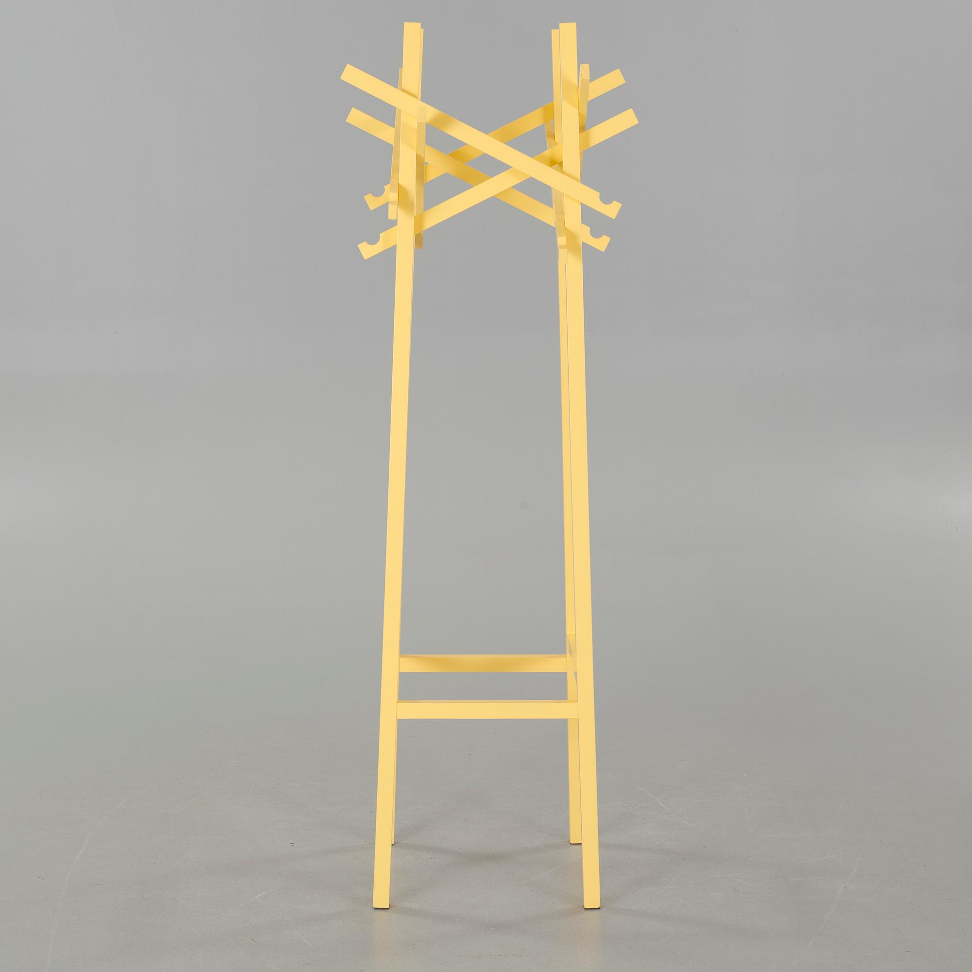 GABRIELLA GUSTAFSON & MATTIAS STÅHLBOM, klädhängare, "Nest", Karl Andersson & Söner, 2000-tal.