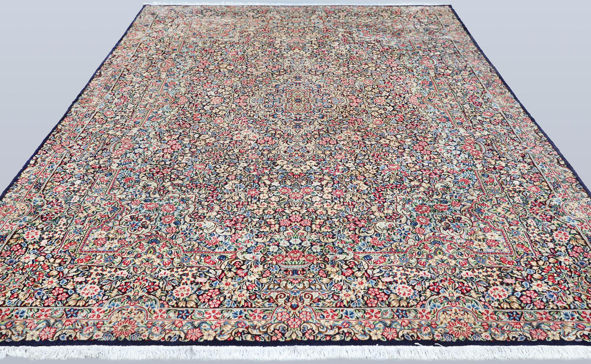Matta, Kirman Laver, "Millefleur", ca 342 x 245 cm.