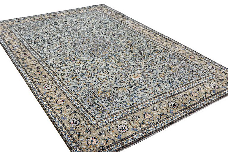 A carpet, Kashan, c. 419 x 277 cm.