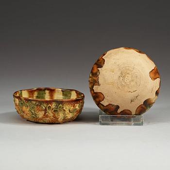 KRUKA och SKÅL, keramik. Tang dynastin (618-906).