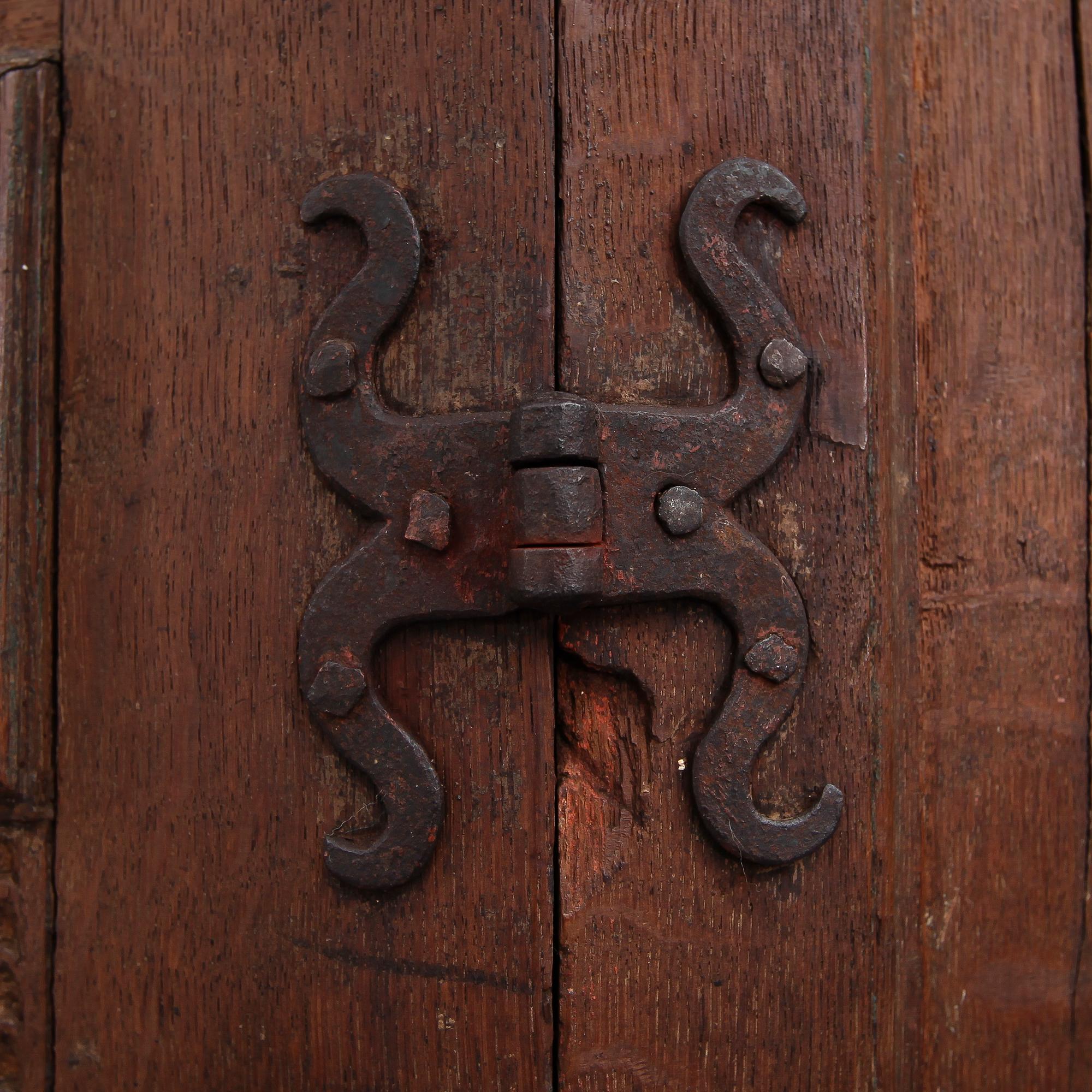 HÖRNSKÅP, barock, 1700-tal.