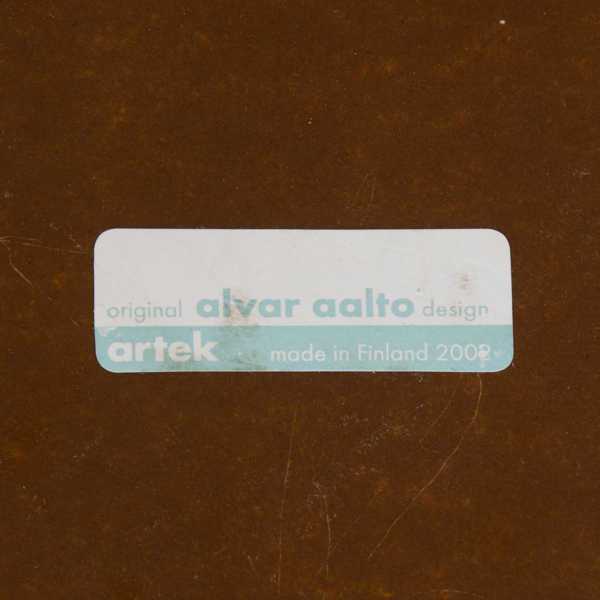 ALVAR AALTO, PÖYTÄ, 1960/70-luku ja TUOLIA, 4 kpl malli 69, Artek, 2000-luku.