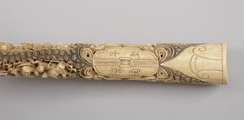 An Ivory sculpture, late Qing dynasty/early 20th Century.