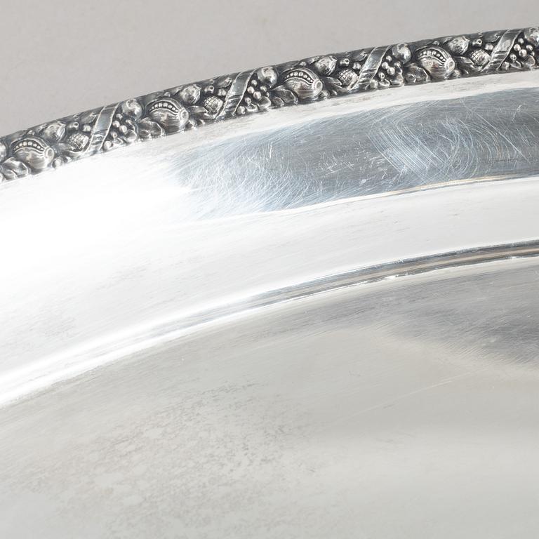 Serveringsfat, silver, svensk importstämpel, C.A. Kjernås Eftr, Göteborg 1917.