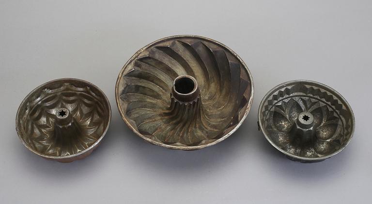 FORMAR, 3 st, koppar, s k aladåbformar. 1800-tal till omkring 1900.