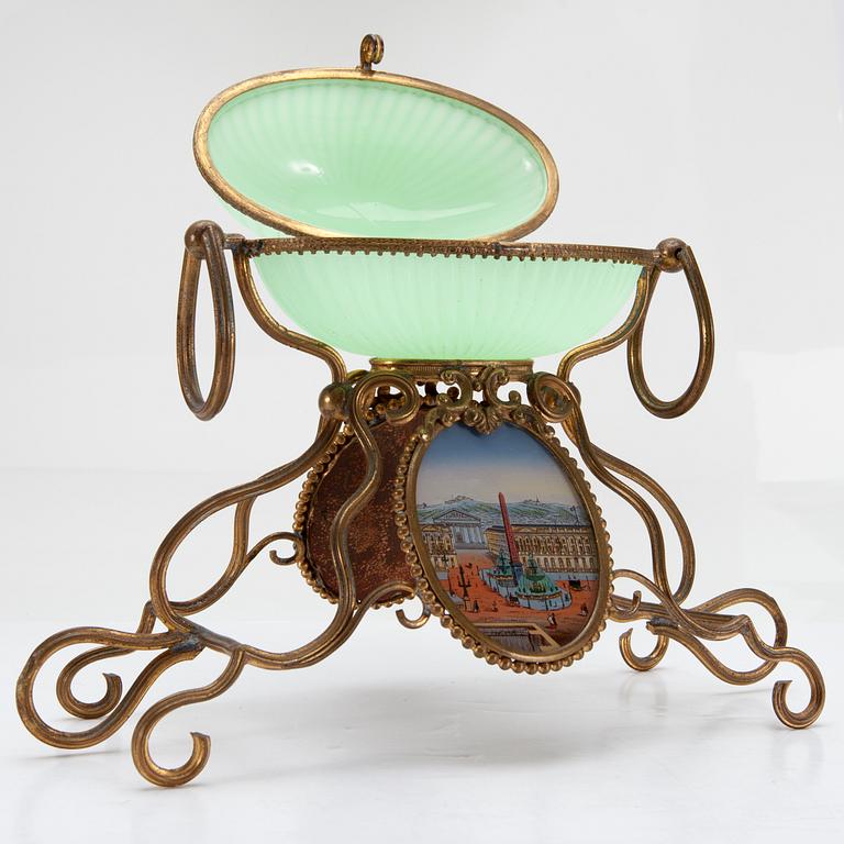 SOUVENIR / DOSA, glas och gulmetall, Paris ca 1880.