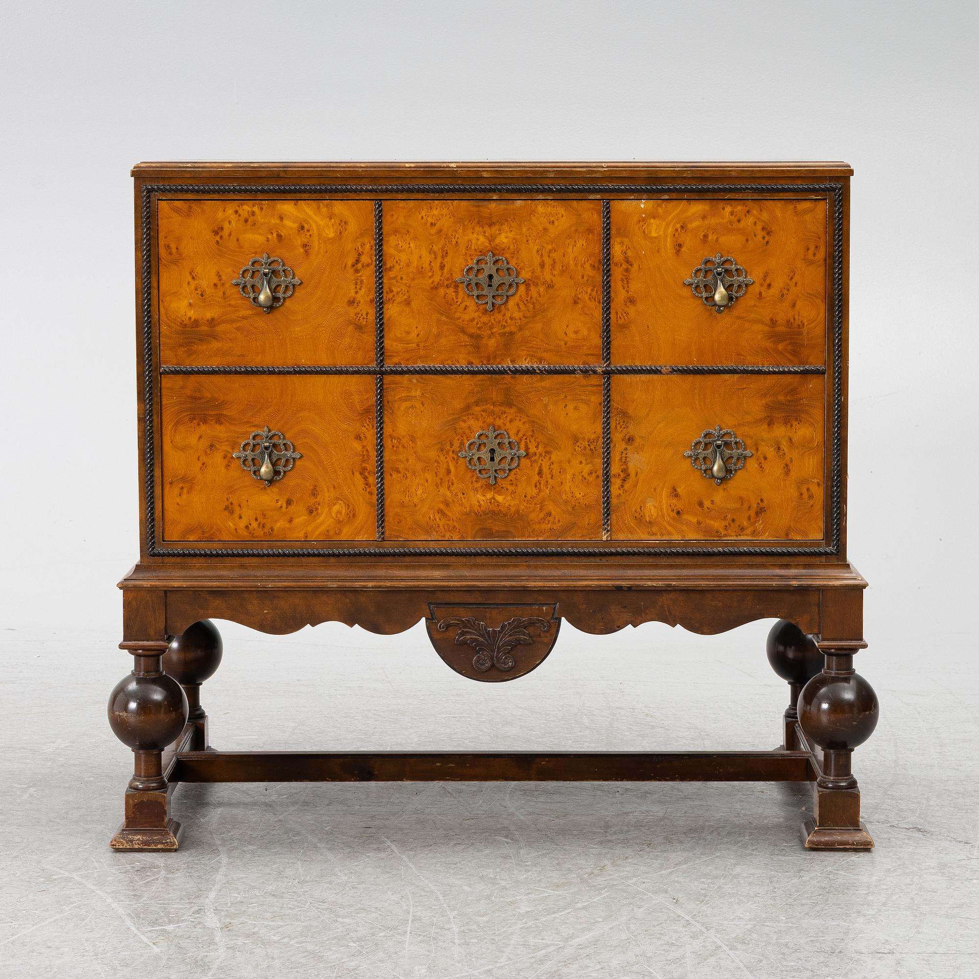 Chest of drawers, Hilding Lundvall AB, Örebro, 1920s/30s.