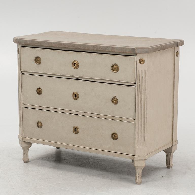 A late Gustavian chest of drawers, 19th century.