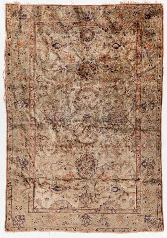 Matta, antik silke Kayseri, ca 170 x 116 cm.