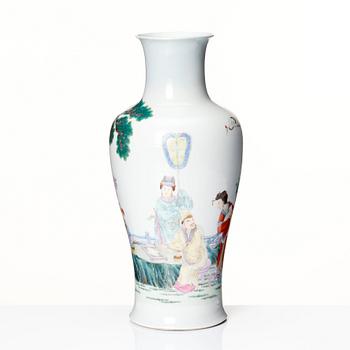 A Chinese republic vase, 20th Century.