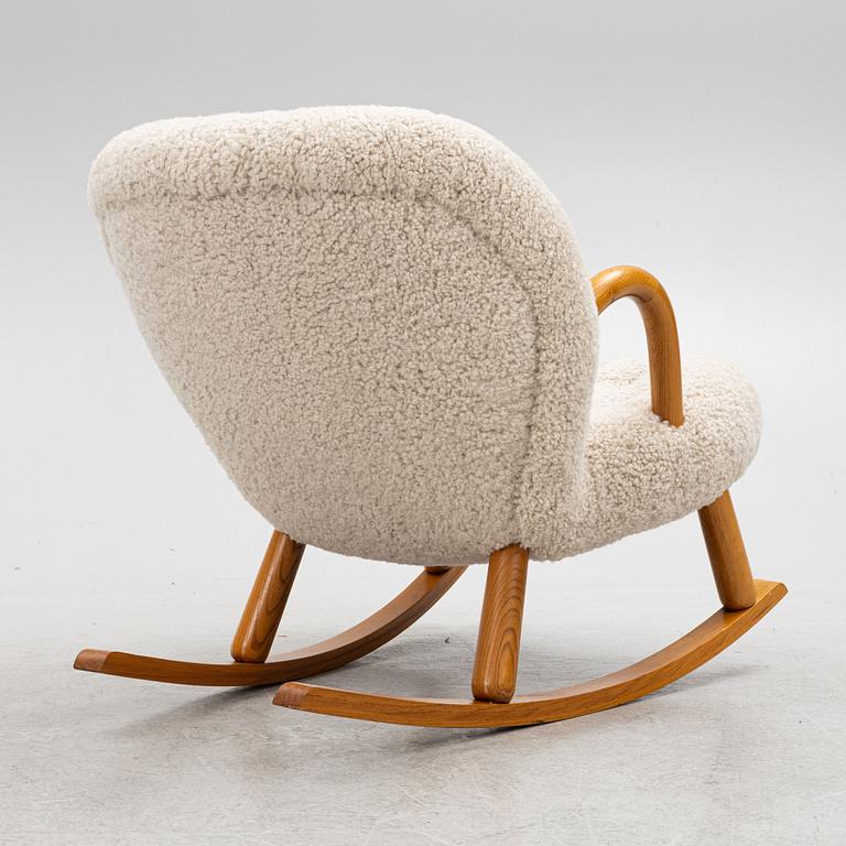 Rocking chair, "Muslingestol" or "Clamchair," Scandinavian Modern, mid-20th century.