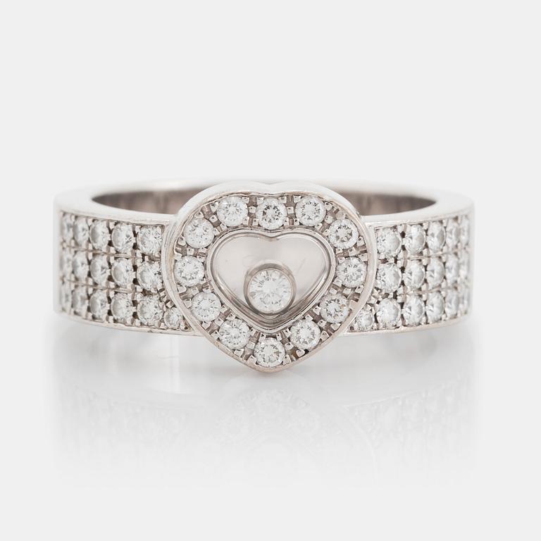 Chopard "Happy Diamonds" ring 18K vitguld med runda briljantslipade diamanter.