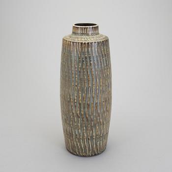 GUNNAR NYLUND, golvvas, stengods, "Rubus", Rörstrand, 1900-talets andra hälft.
