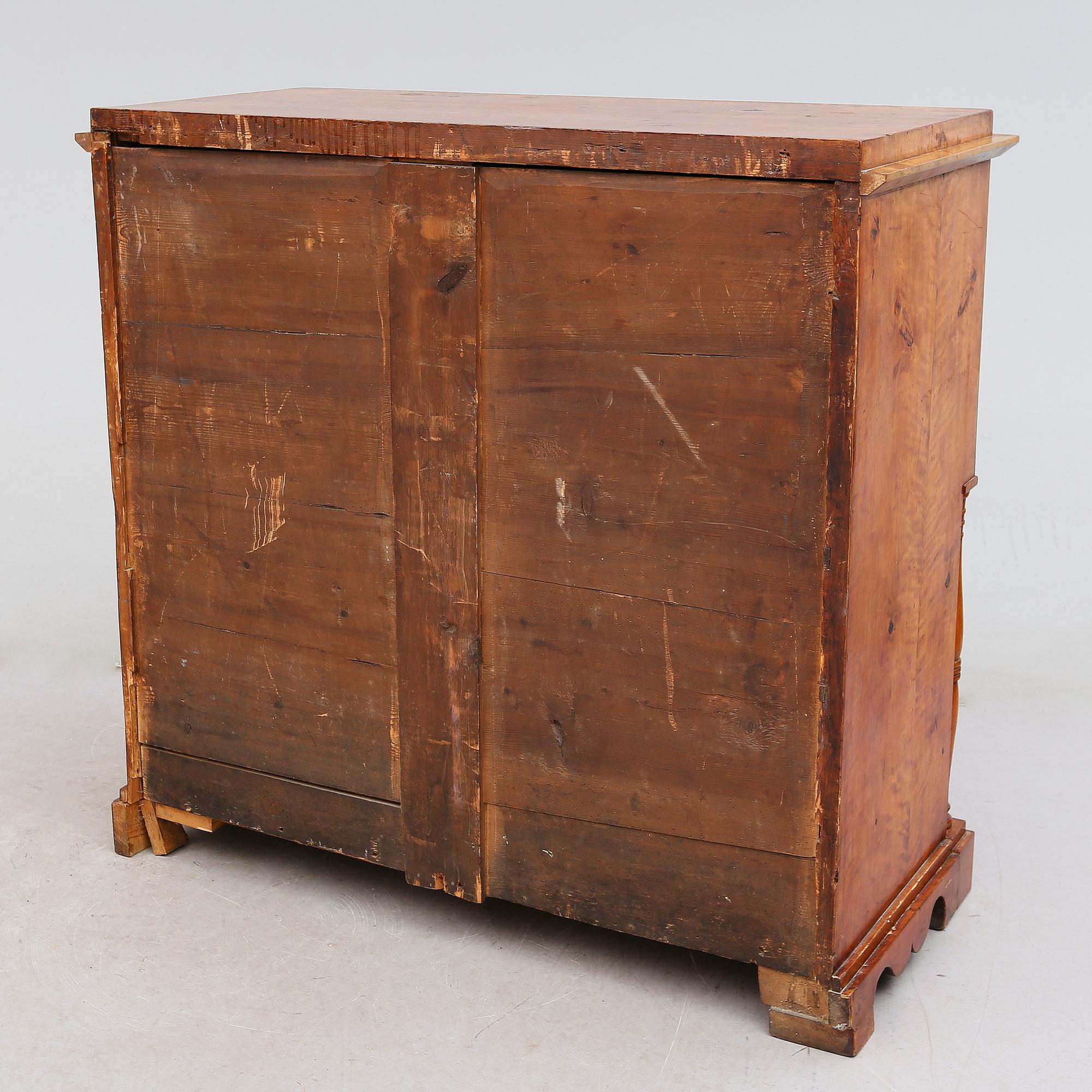 CHIFFONJÉ, 1800-talets mitt.