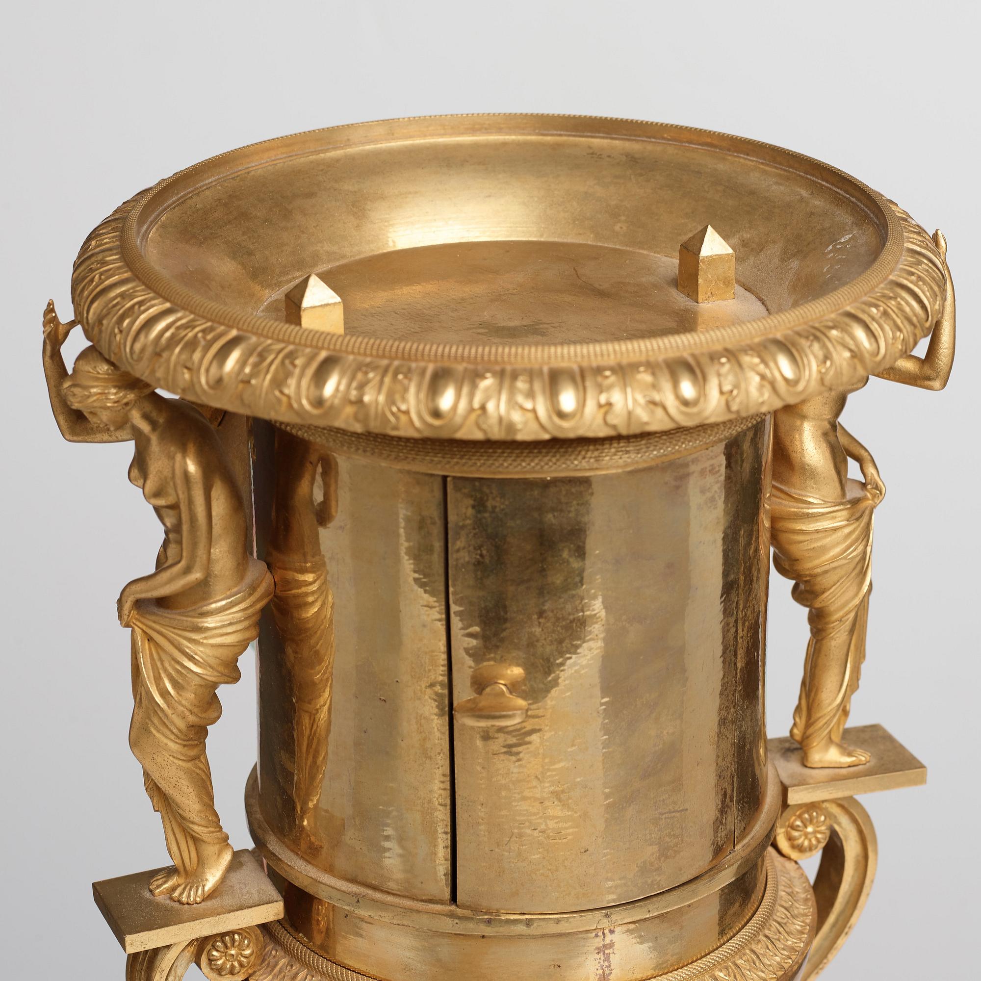 BORDSPENDYL, Paris, 1800-talets början.