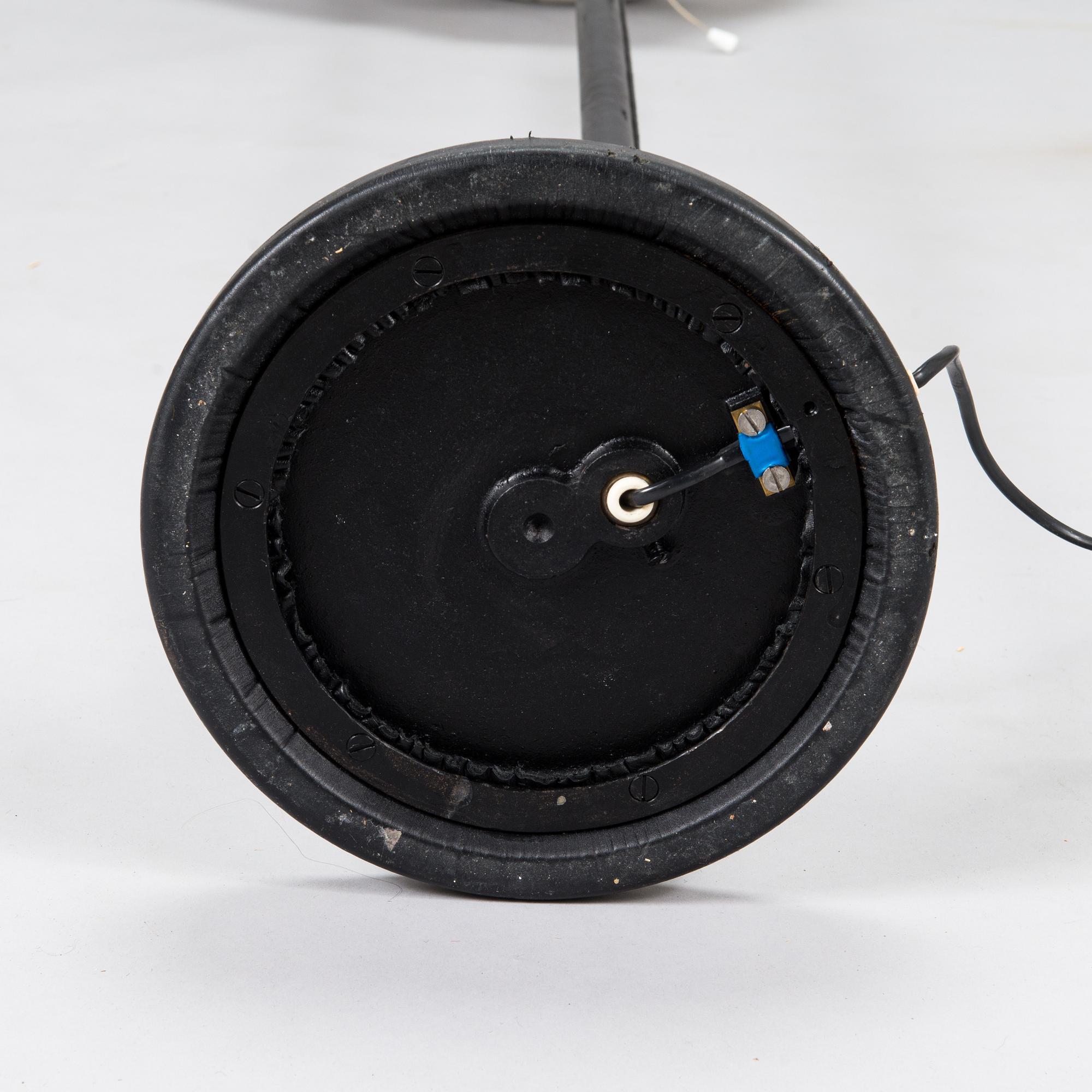 Alvar Aalto, lattiavalaisin, A 805 "Enkelinsiipi". Valaistustyö.