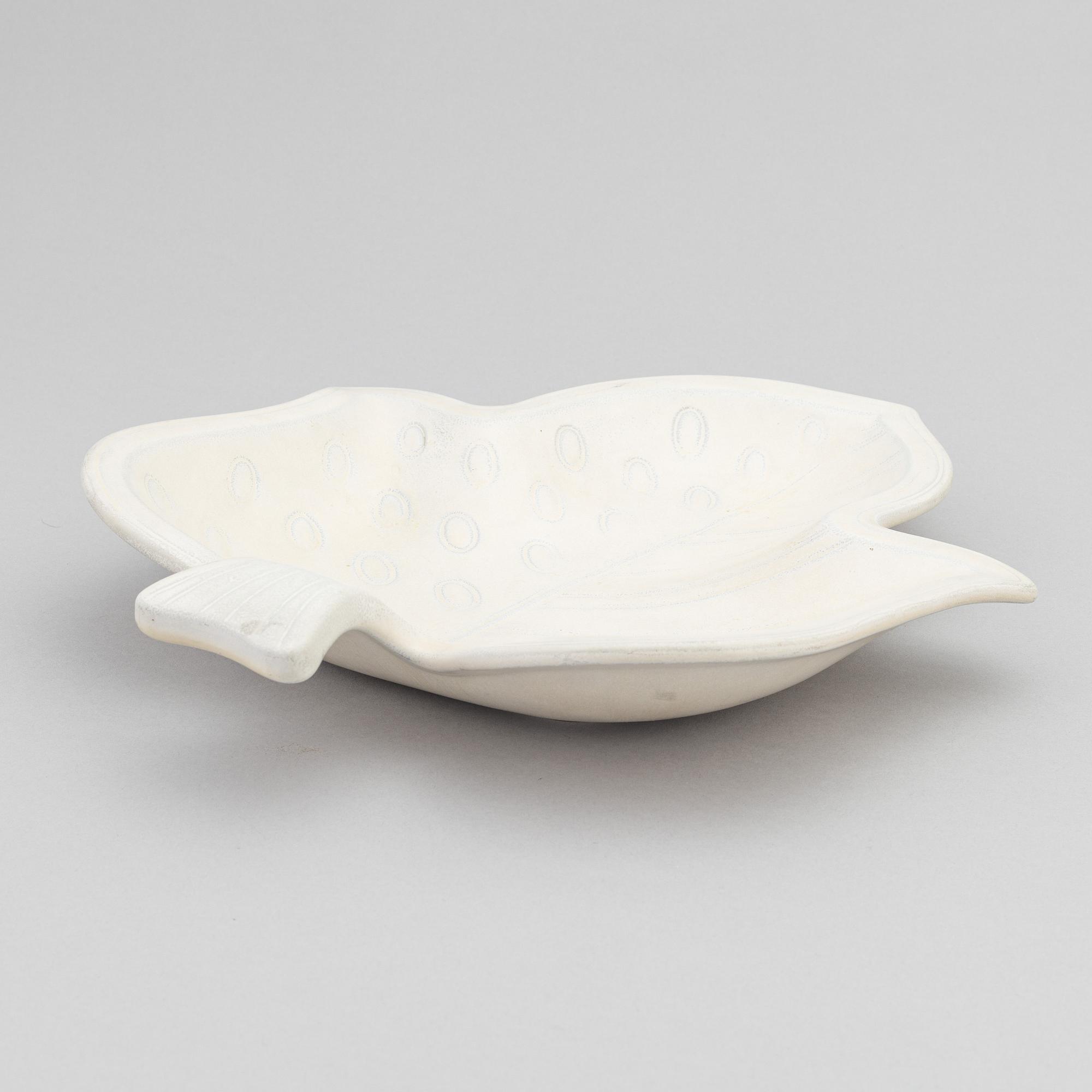 Gunnar Nylund, a stoneware dish, Rörstrand.