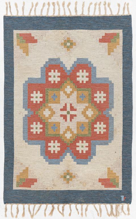 Erik Lundberg, a carpet 'Lister' flat weave c. 206 x 138 cm Vävaregården Eringsboda signed V.
