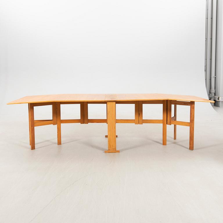 Drop-leaf table, mid/second half of the 20th century.