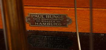 APOTEKSVÅG MED VIKTSATS, Paul Bunge Hamburg.