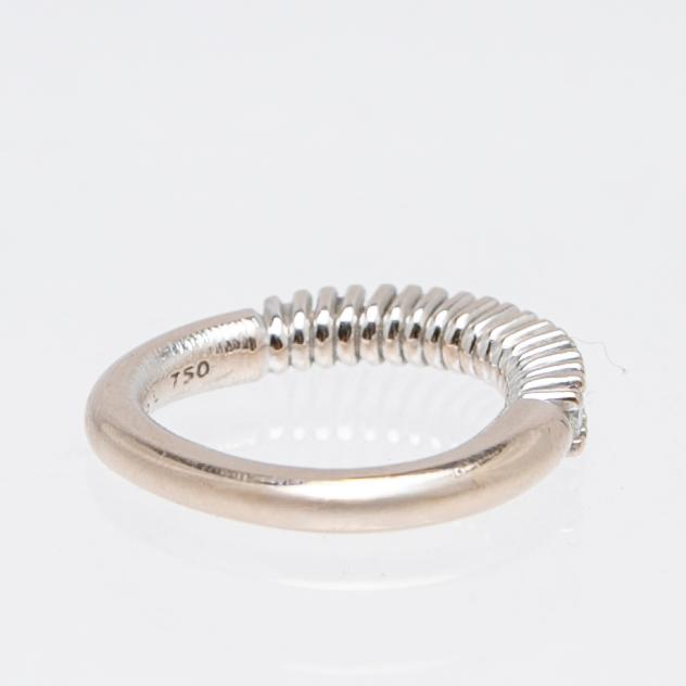 Ole Lynggaard, ring, 18K white gold with brilliant-cut diamonds.