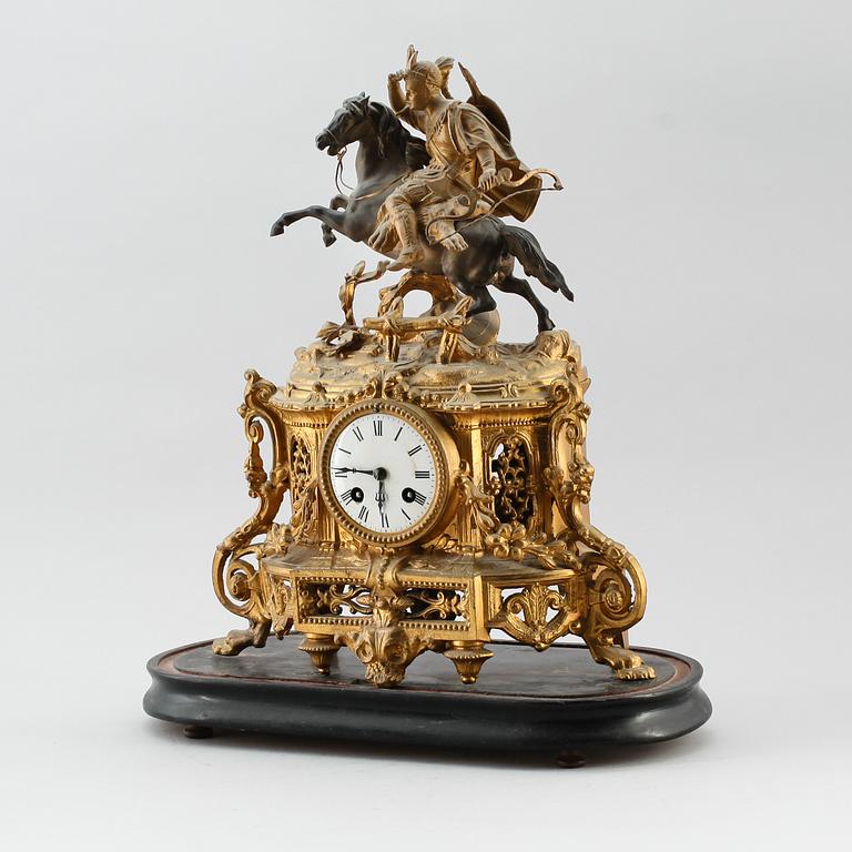 BORDSPENDYL, Frankrike, 1800-talets andra hälft.