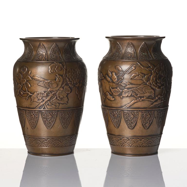 Vases, a pair, bronze, Japan, 20th century.