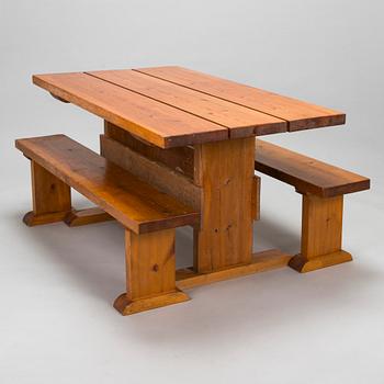 A mid-20th century dining table.