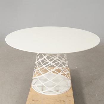 Paul Leroy matbord "Aoyama" för Gubi Danmark modern tillverkning.