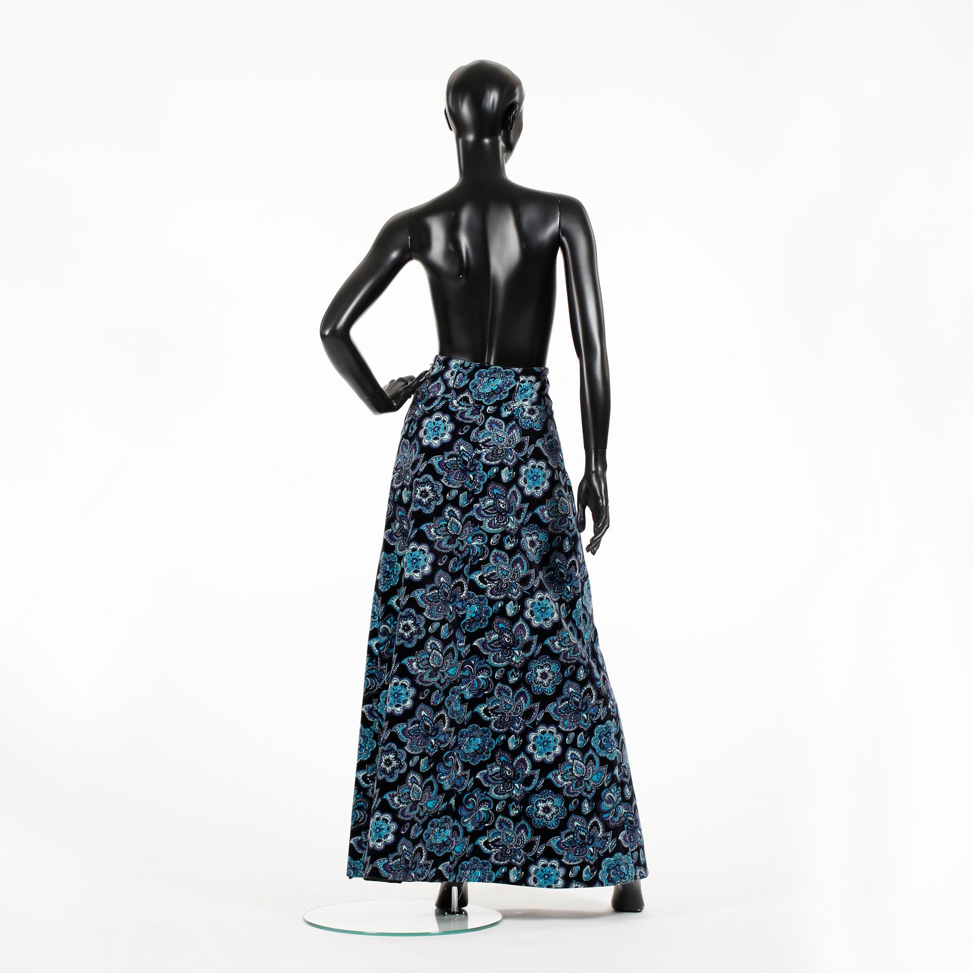 EMILIO PUCCI, a velvet long skirt.