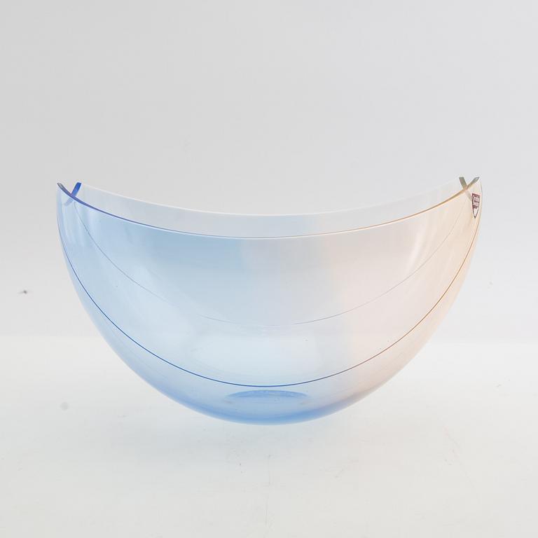 Gunnar Cyrén, a bowl, Orrefors, 1986.