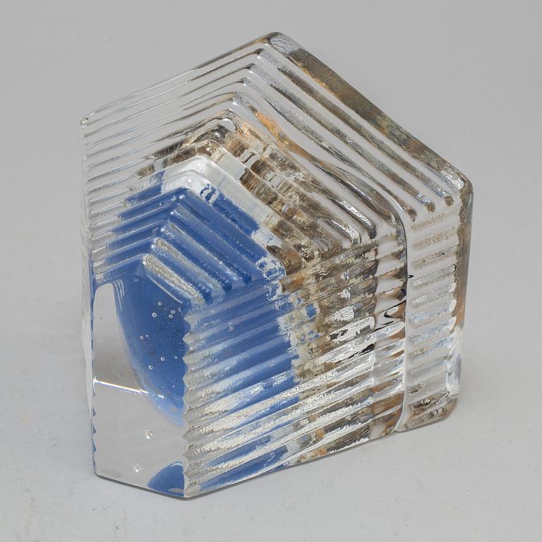 BERTIL VALLIEN, a glass 'Ansikte' sculpture, for Kosta Boda, signed and numbered.