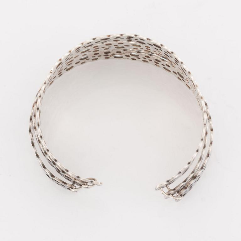 Liisa Vitali, armring, sterlingsilver, Finland.