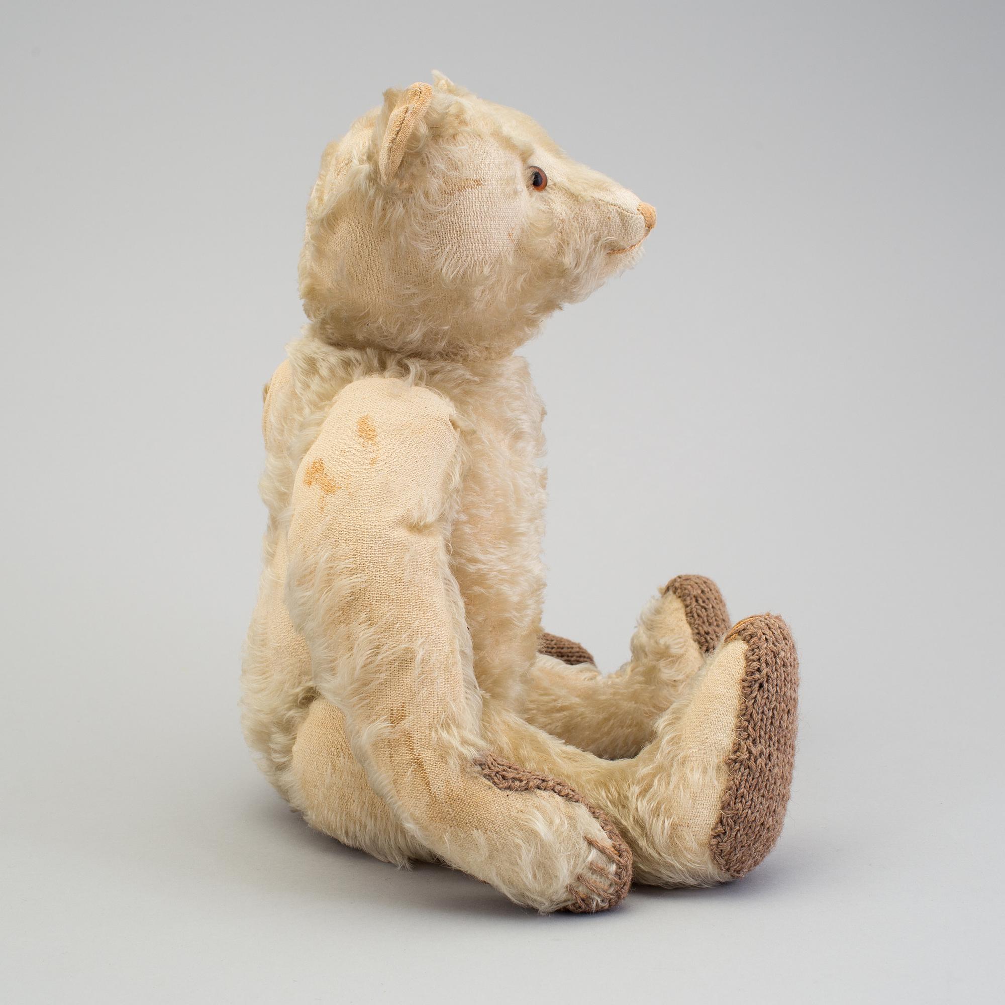 A Steiff teddybear, Germany, 1920s.