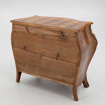 A Rococo style chest of drawers, 19th century.