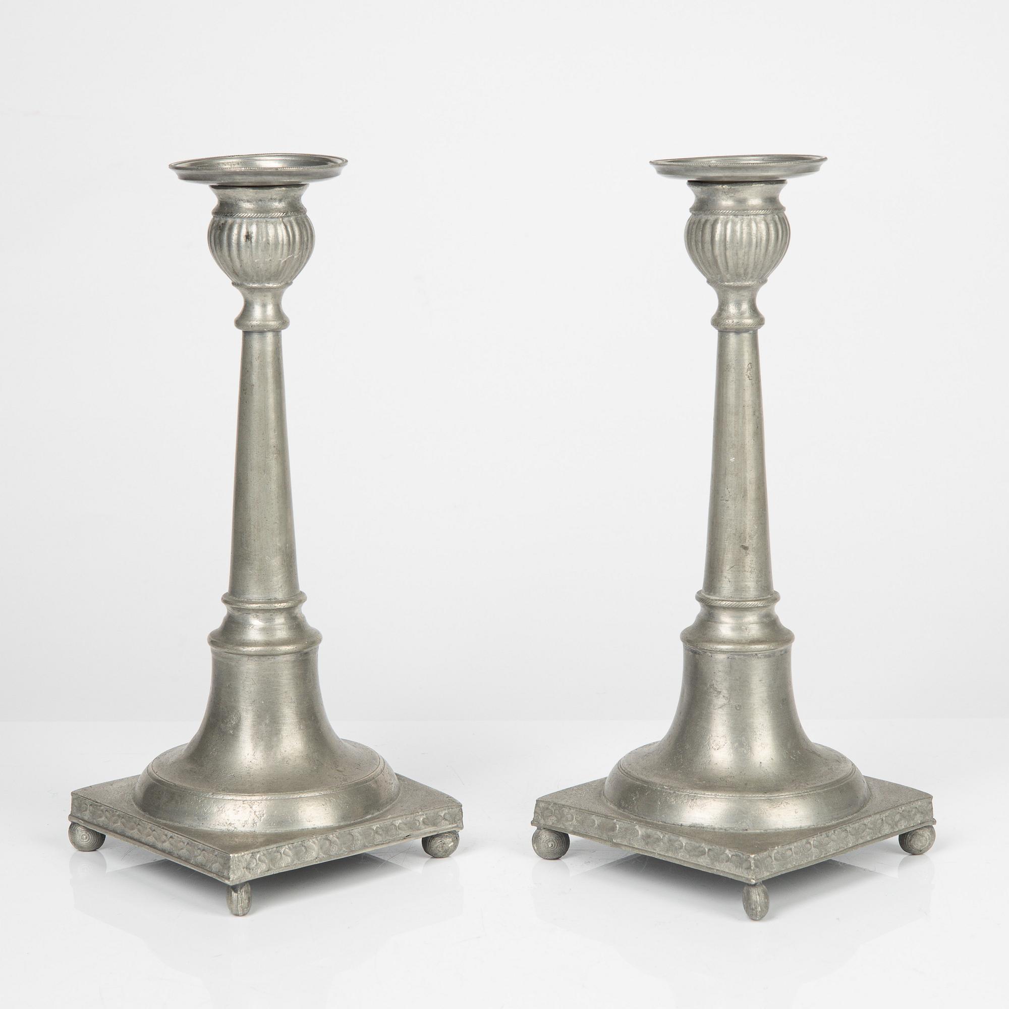 Ljusstakar, ett par, tenn, Lorens Gustav  Krouthén, Karlshamn 1831.