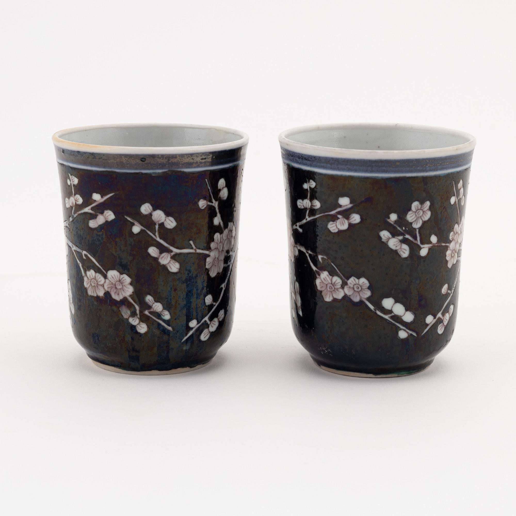 A pair of famille noire cups, Qing dynasty, 19th Century.
