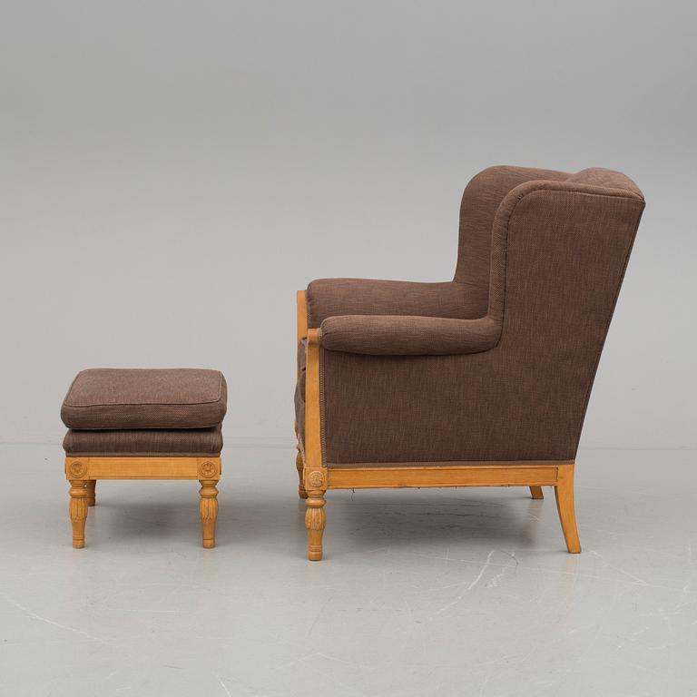 FÅTÖLJ och FOTPALL, 1900-talets första hälft samt andra hälft.