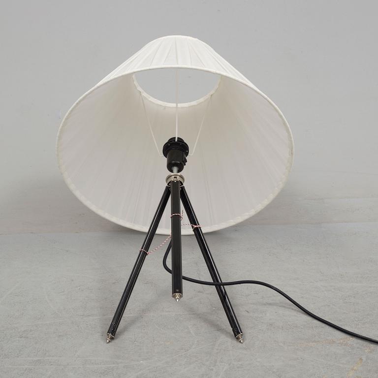 BORDS/GOLVLAMPA, sent 1900-tal.