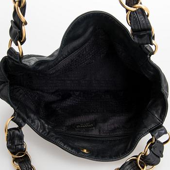 Chanel, an 'Olsen' hobo shoulder bag, 2002-2003.