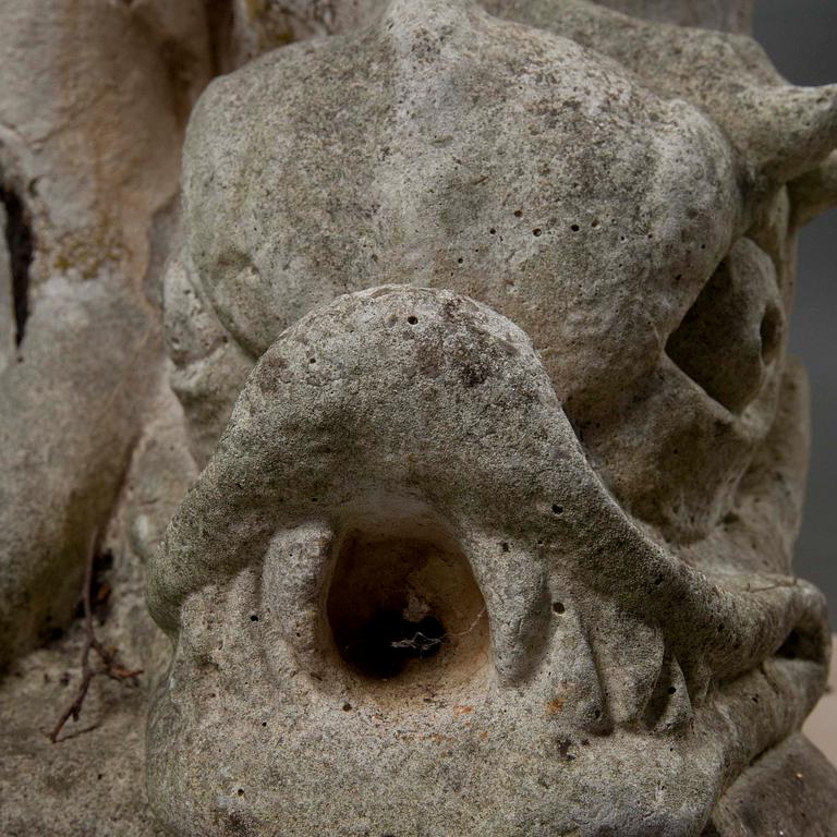 TRÄDGÅRDSSKULPTUR / FONTÄN, betong, 1900-talets senare hälft.