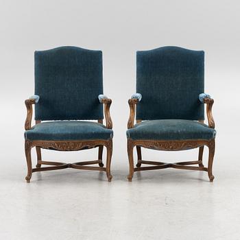 A pair of armchairs, around 1900.