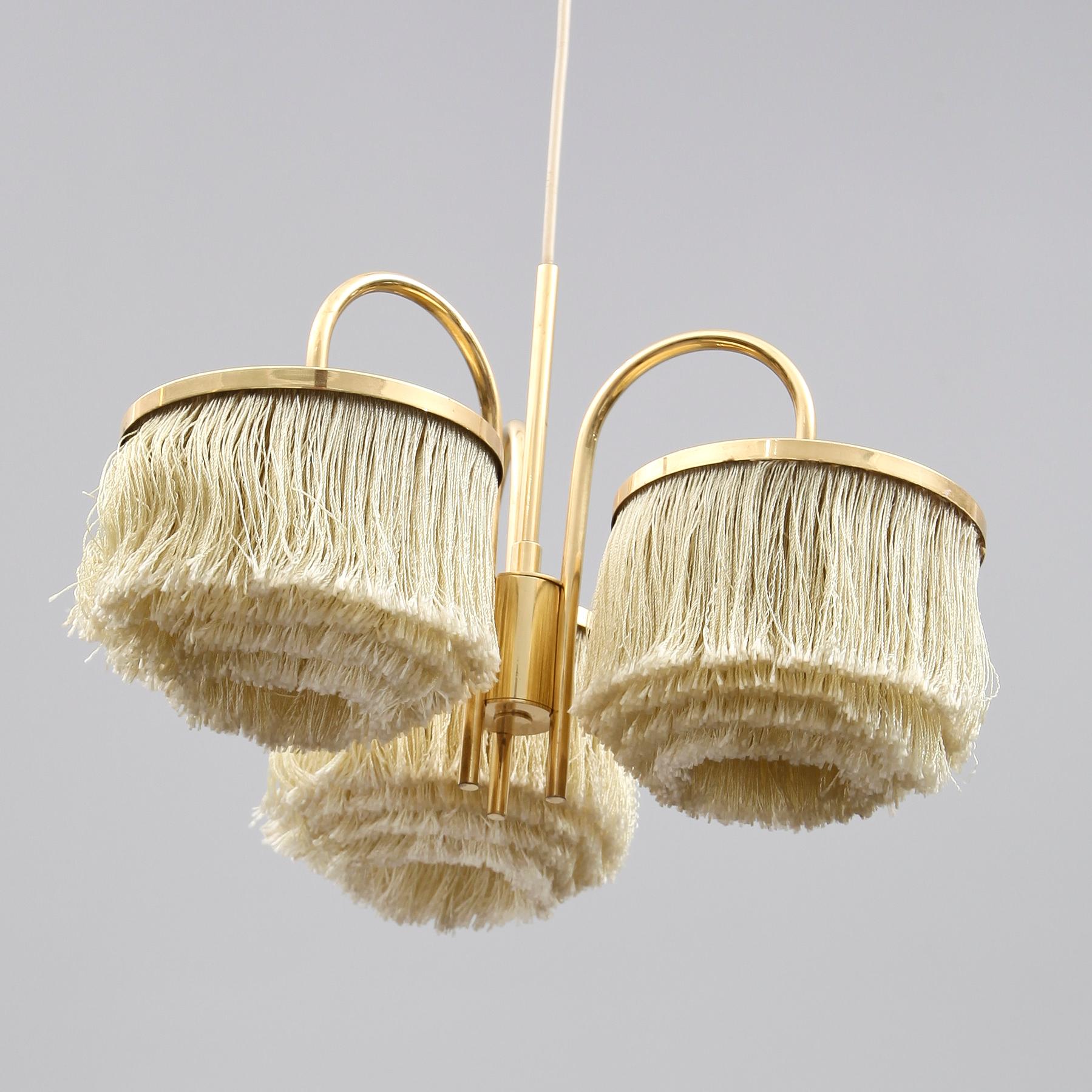 TAKLAMPA, Hans Agne Jakobsson, Markaryd, 1900-talets andra hälft. Höjd ca 27 cm.