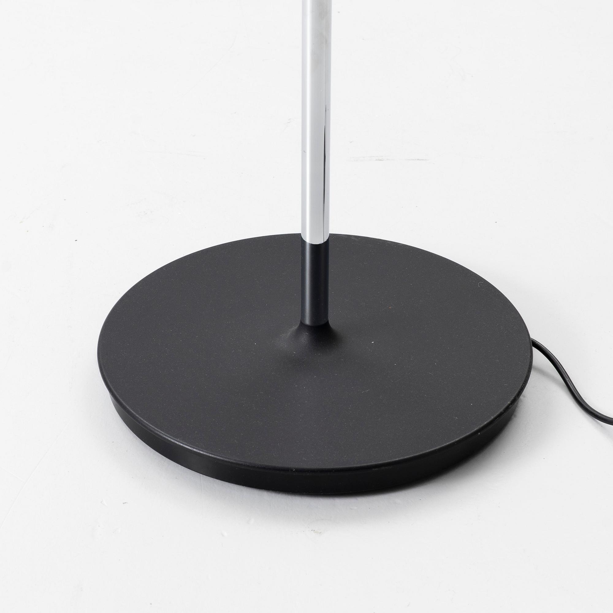 Poul Henningsen, Golvlampa. "PH-80", Louis Poulsen, Danmark.