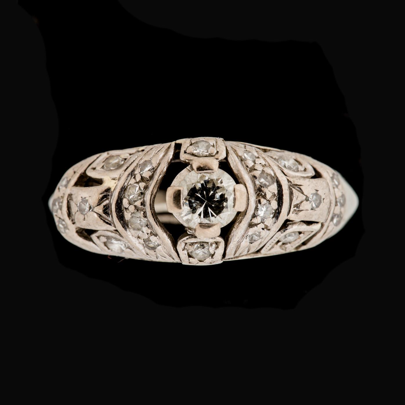 RING, 18k vitguld, med diamanter, totalt ca 0,30 ct. Vikt ca 5 gram.